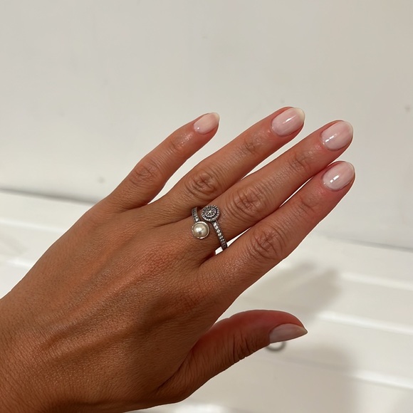 Pandora original twist pearl ring size 6 - Picture 2 of 6